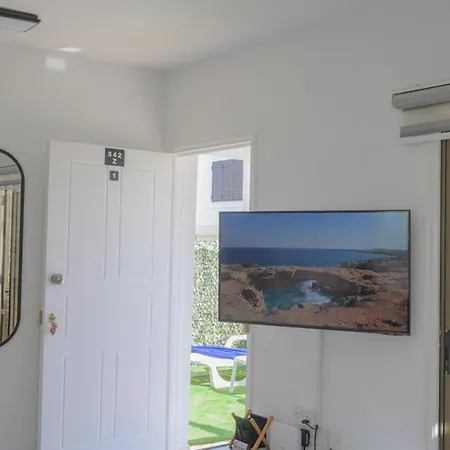 בית נופש Cavo Greco Oasis